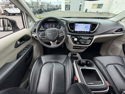 2023 Chrysler Pacifica Hybrid Touring L