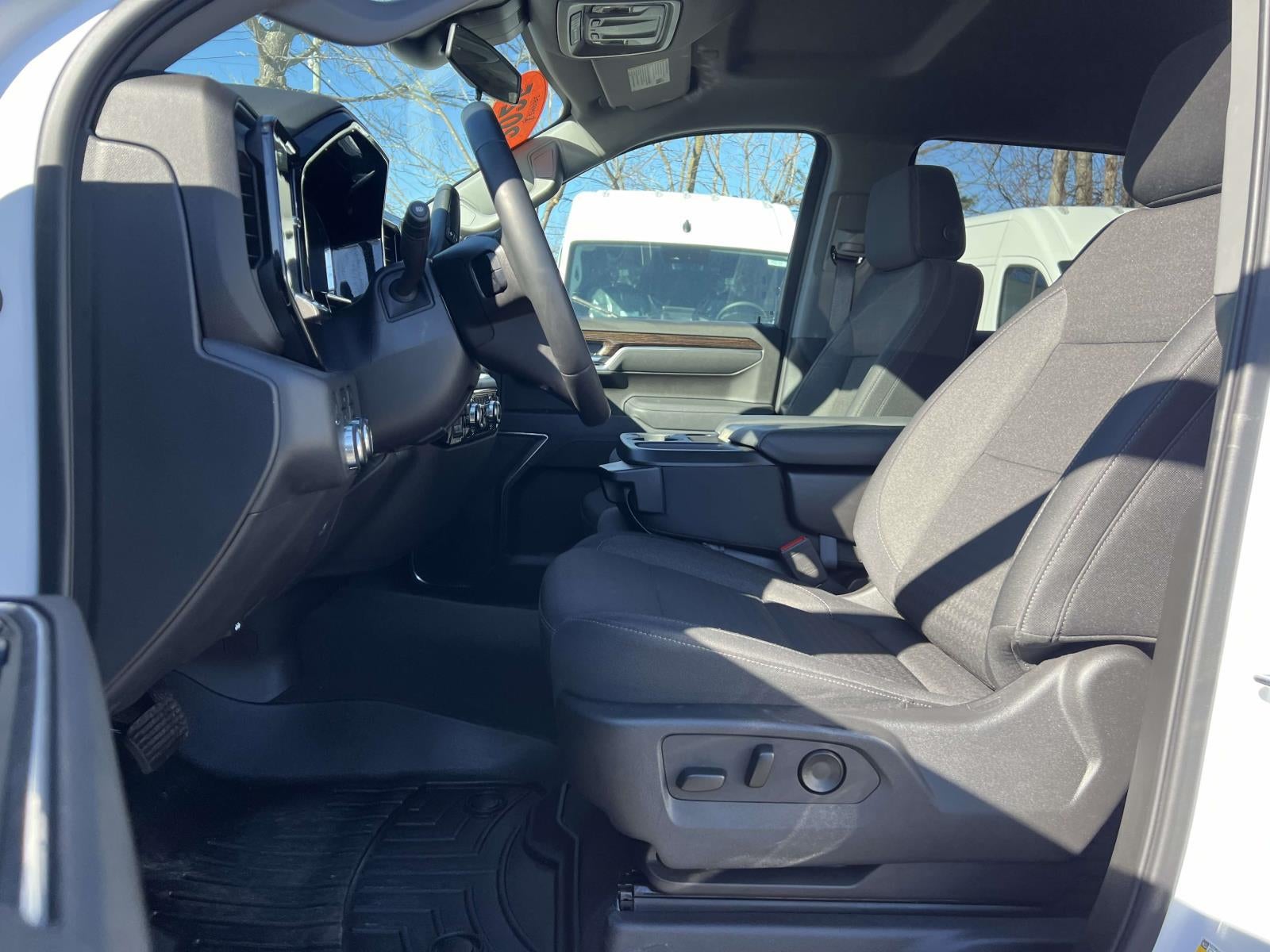 2025 GMC Sierra 1500 4WD Crew Cab Short Box Elevation with 3VL