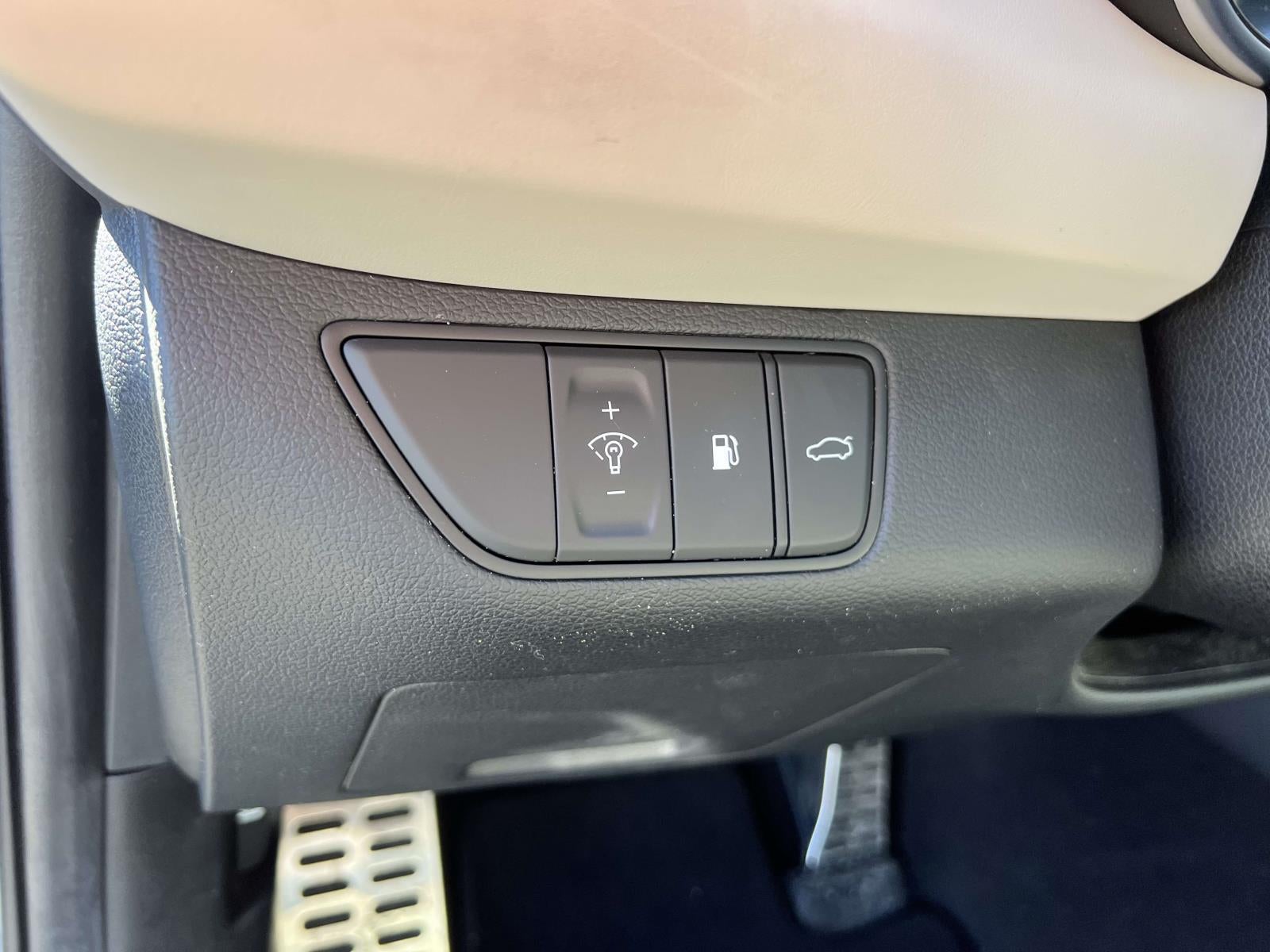 2023 Genesis G70 2.0T AWD