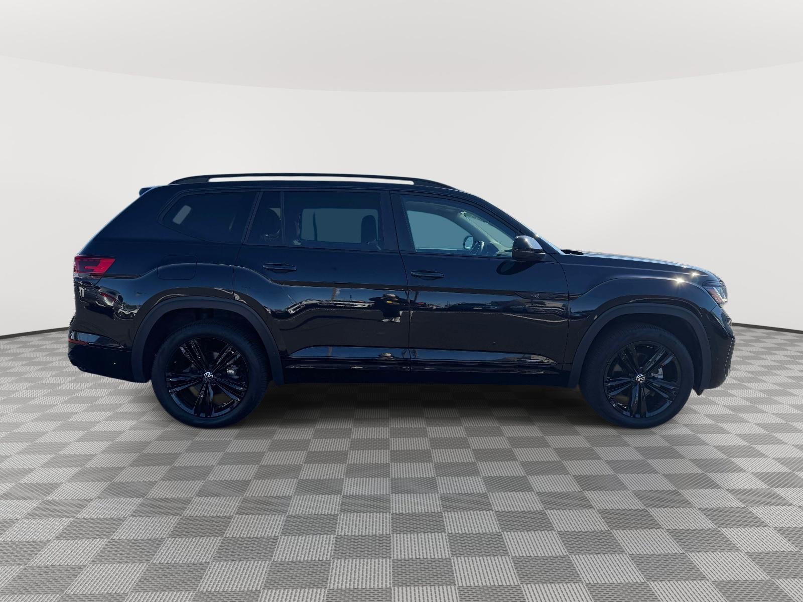 2022 Volkswagen Atlas 3.6L V6 SEL R-Line Black