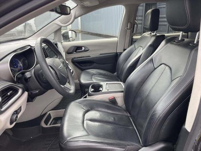 2022 Chrysler Pacifica Hybrid Touring L