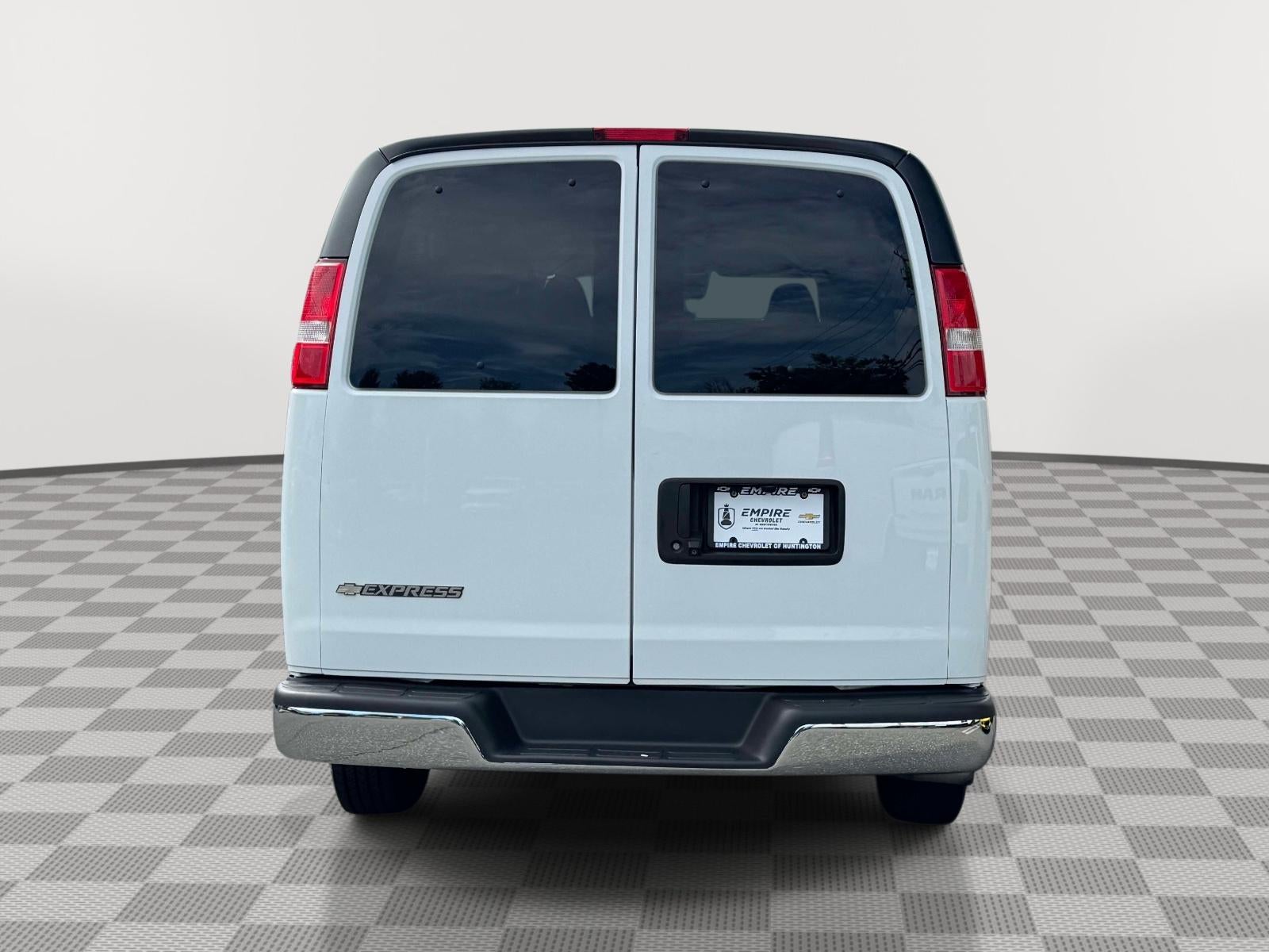 2019 Chevrolet Express Passenger 3500 LT