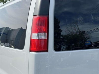 2025 Chevrolet Express Passenger 1LT