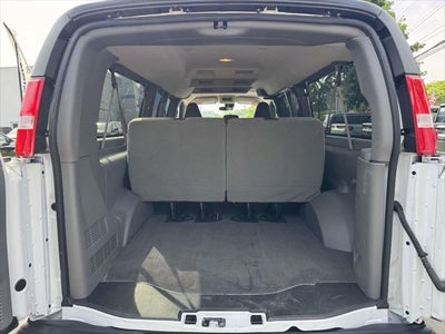 2025 Chevrolet Express Passenger 1LT
