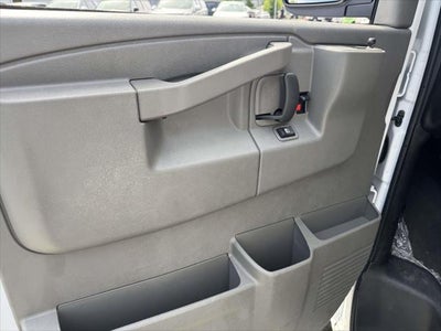 2025 Chevrolet Express Passenger 1LT