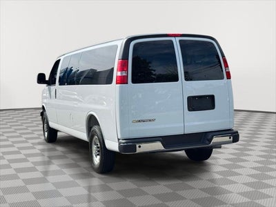 2025 Chevrolet Express Passenger 1LT