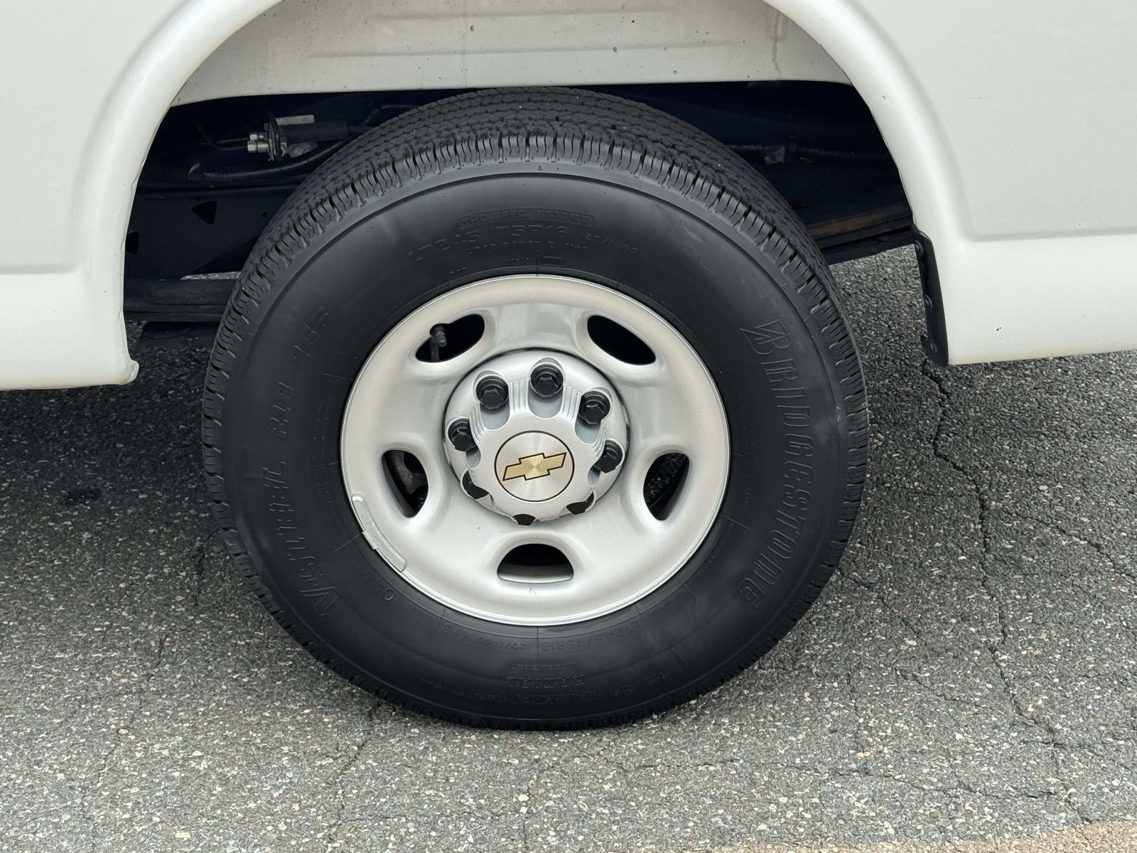 2025 Chevrolet Express Cargo WT