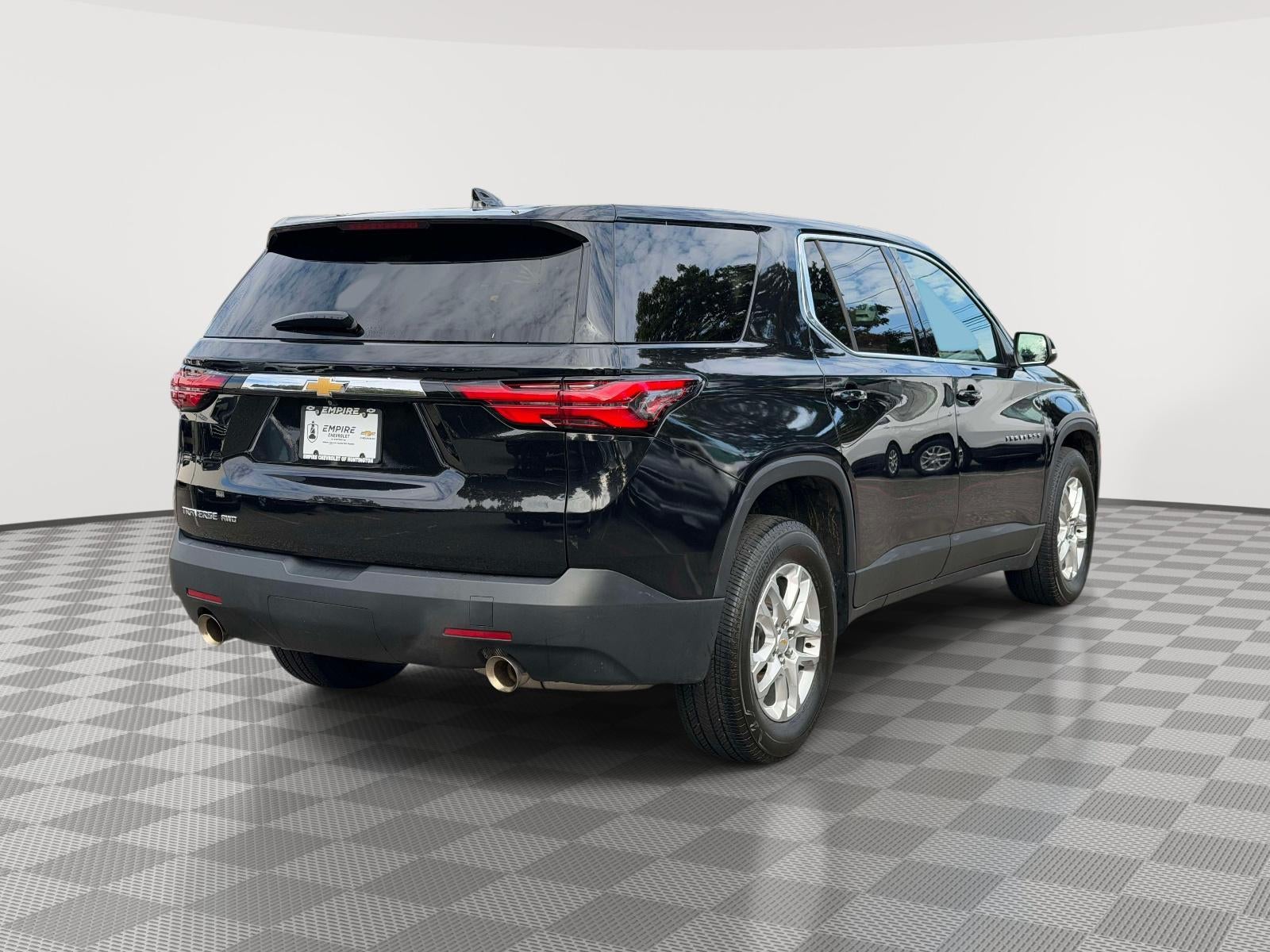2023 Chevrolet Traverse LS