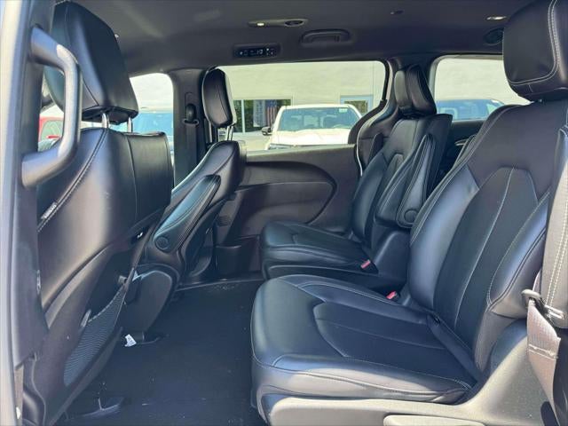 2024 Chrysler Pacifica Hybrid S Appearance Pkg