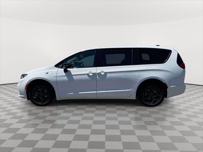 2024 Chrysler Pacifica Hybrid S Appearance Pkg