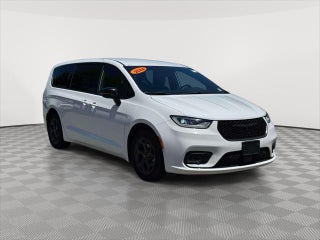 2024 Chrysler Pacifica Hybrid S Appearance Pkg