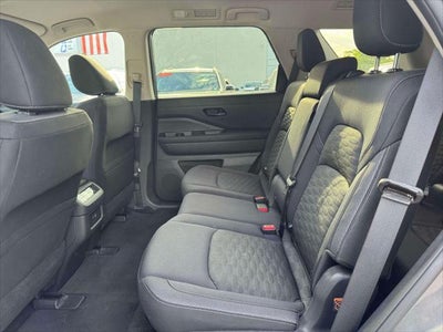 2024 Nissan Pathfinder SV
