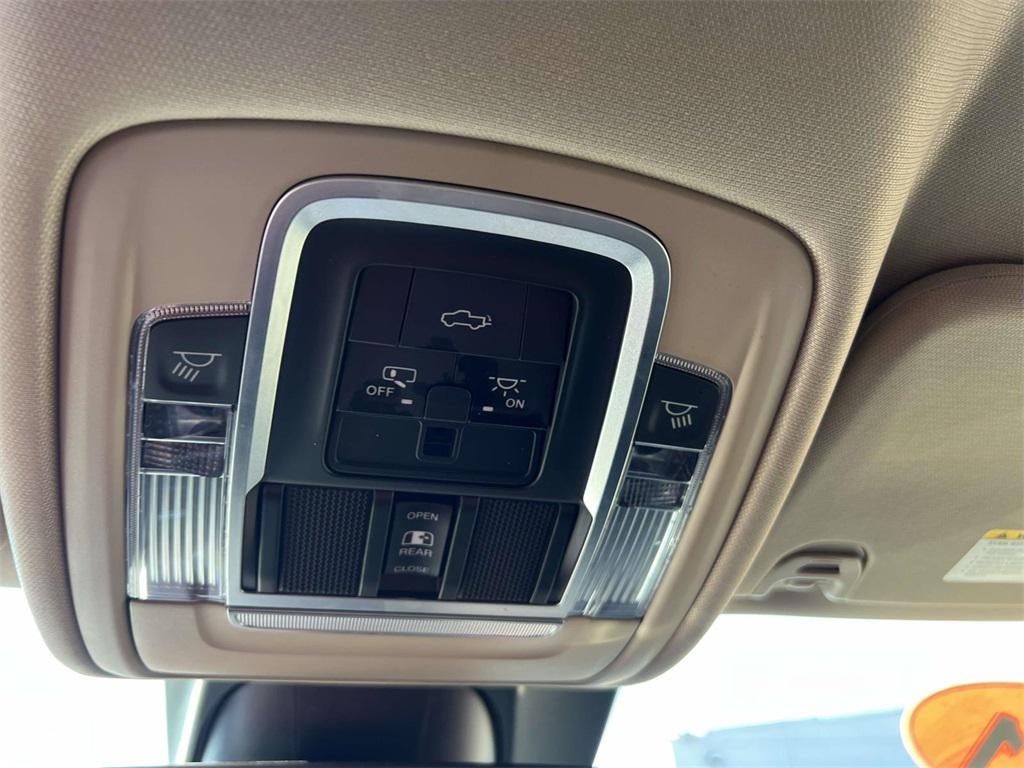 2021 RAM 1500 Laramie Crew Cab 4x4 57' Box