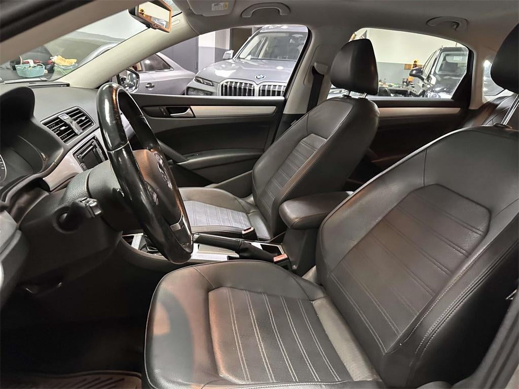 2012 Volkswagen Passat 3.6L V6 SE