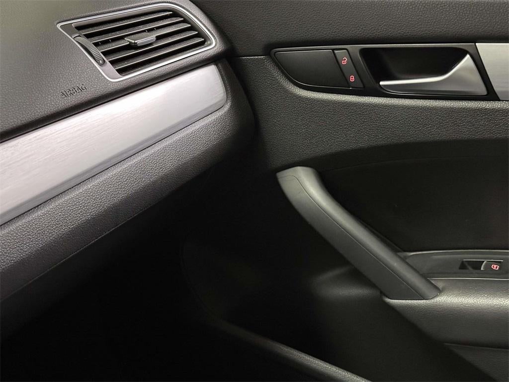 2012 Volkswagen Passat 3.6L V6 SE