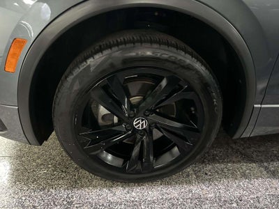 2024 Volkswagen Tiguan 2.0T SE R-Line Black