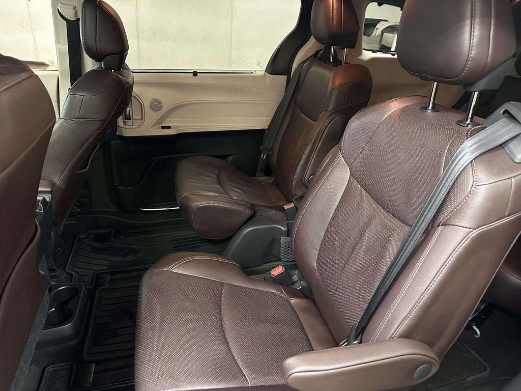 2021 Toyota Sienna Platinum