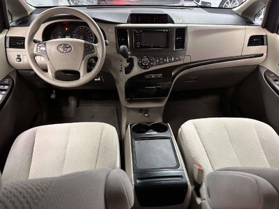2013 Toyota Sienna LE V6 8 Passenger