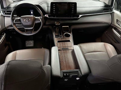 2023 Toyota Sienna XLE