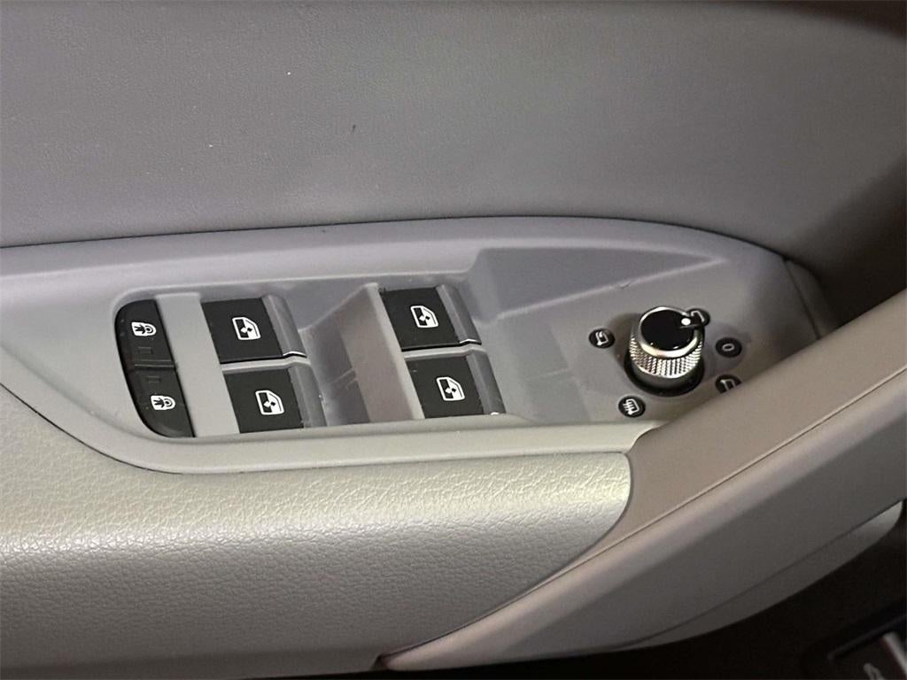 2023 Audi Q5 Premium 40 TFSI quattro S tronic