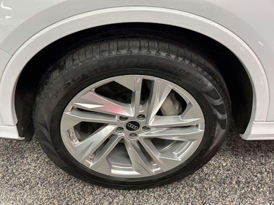 2023 Audi Q7 45 Premium