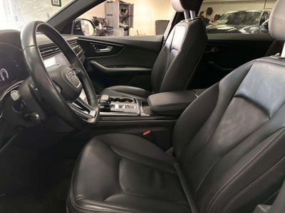2019 Audi Q8 55 Premium