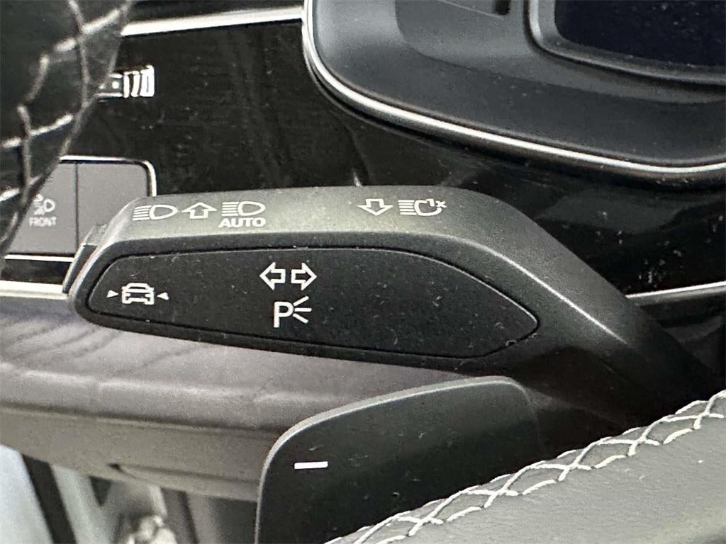 2023 Audi Q8 Premium 55 TFSI quattro Tiptronic