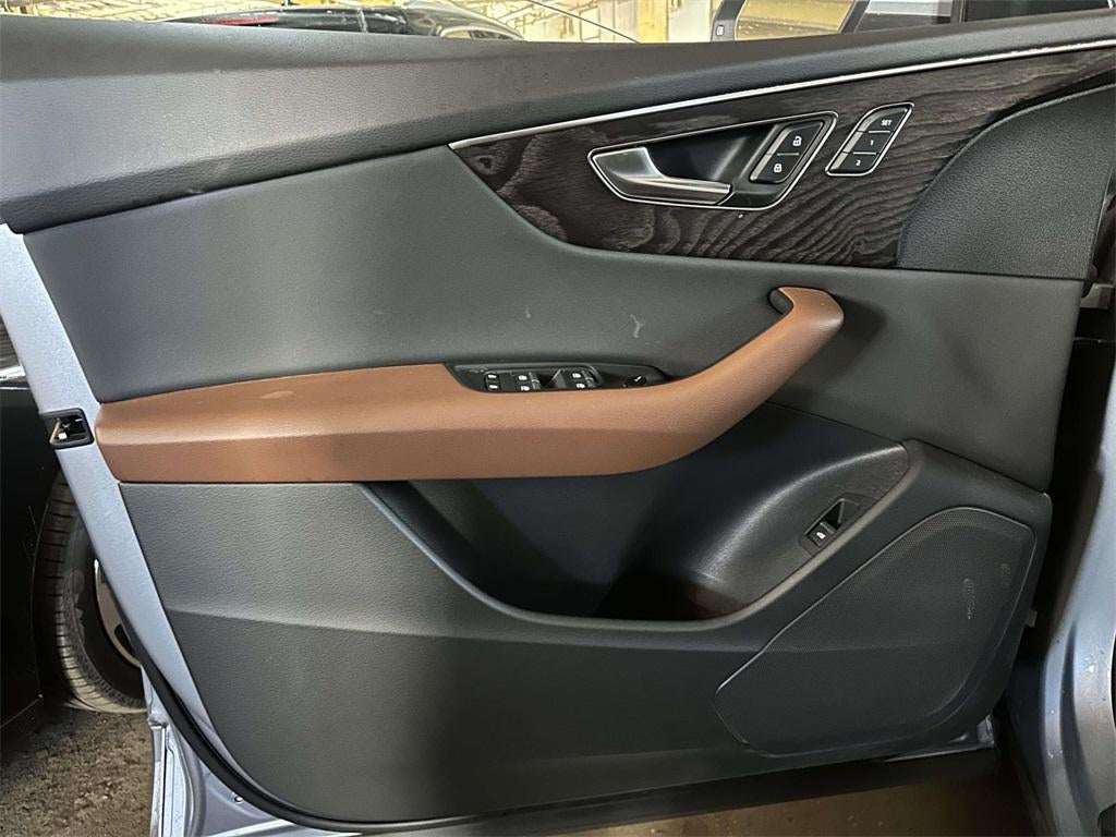 2022 Audi Q8 Premium 55 TFSI quattro Tiptronic