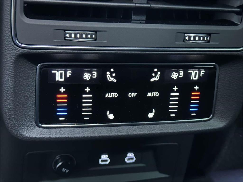 2025 Audi Q8 Premium Plus 55 TFSI quattro