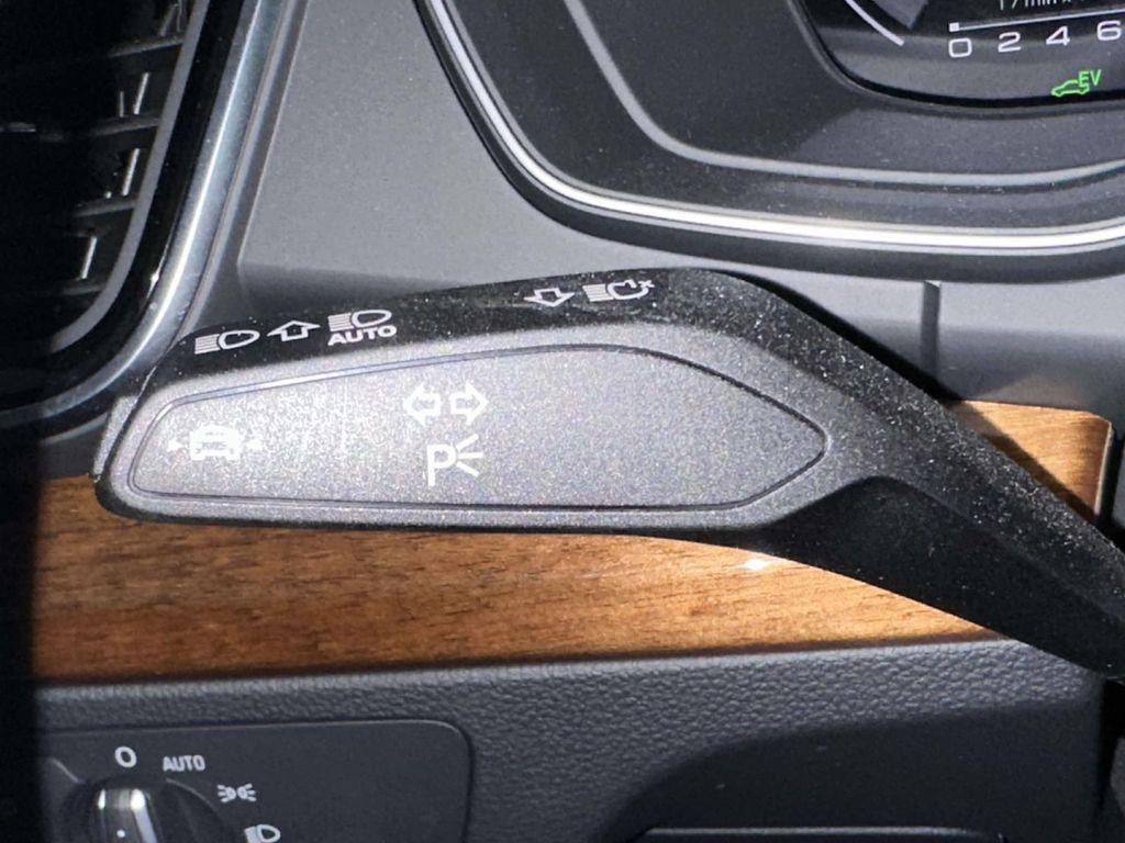 2023 Audi Q5 Premium Plus 55 TFSI e S line quattro S tronic