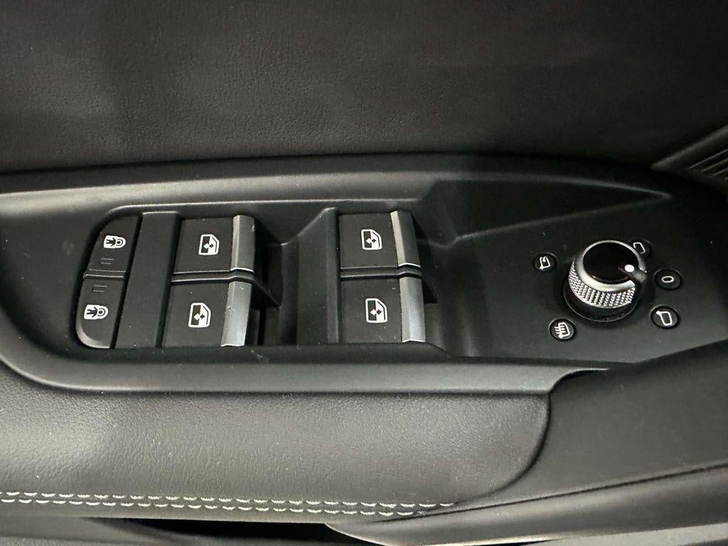2022 Audi Q3 Premium Plus 45 TFSI S line quattro Tiptronic