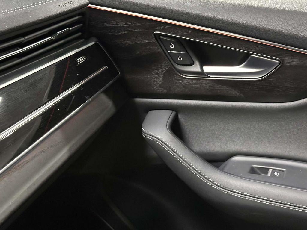 2023 Audi Q8 Premium Plus 55 TFSI quattro Tiptronic