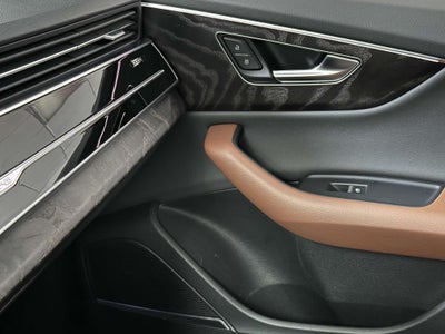 2022 Audi Q8 Premium Plus 55 TFSI quattro Tiptronic