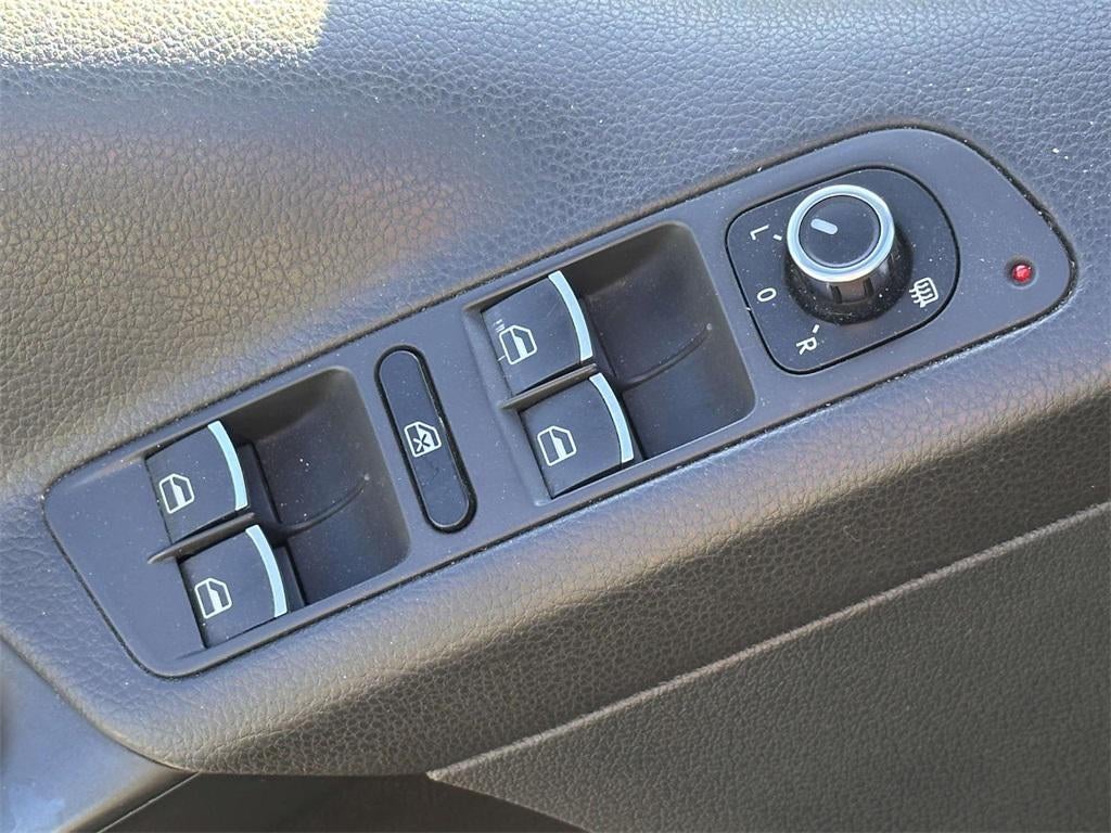 2011 Volkswagen Tiguan SE