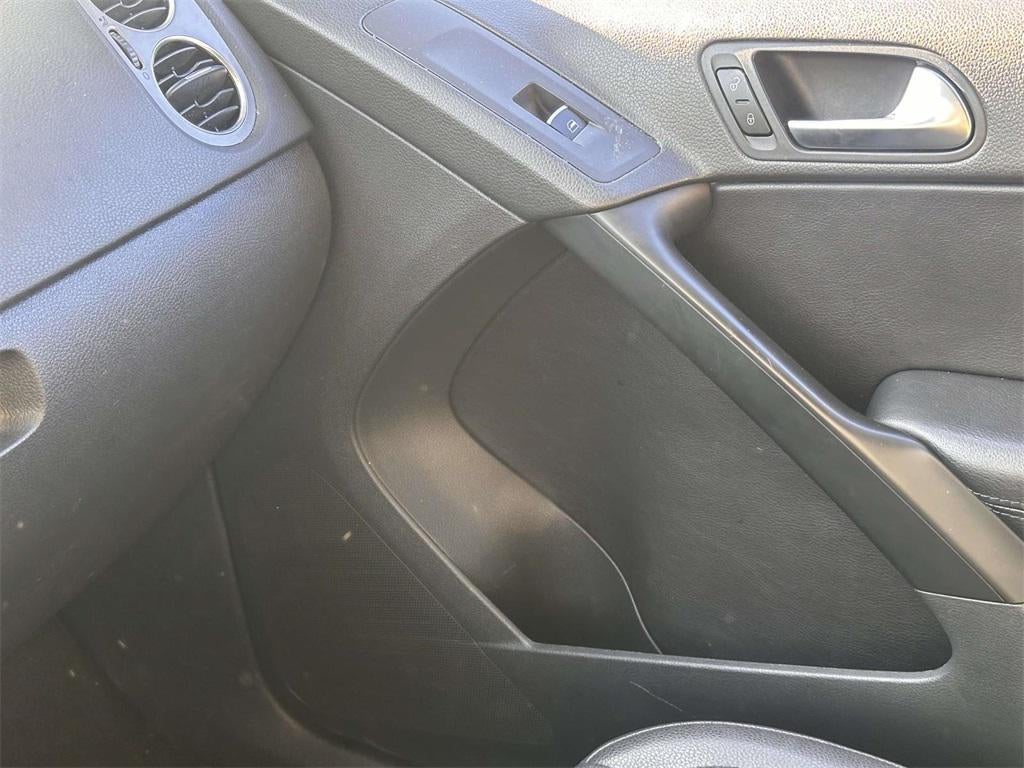 2011 Volkswagen Tiguan SE